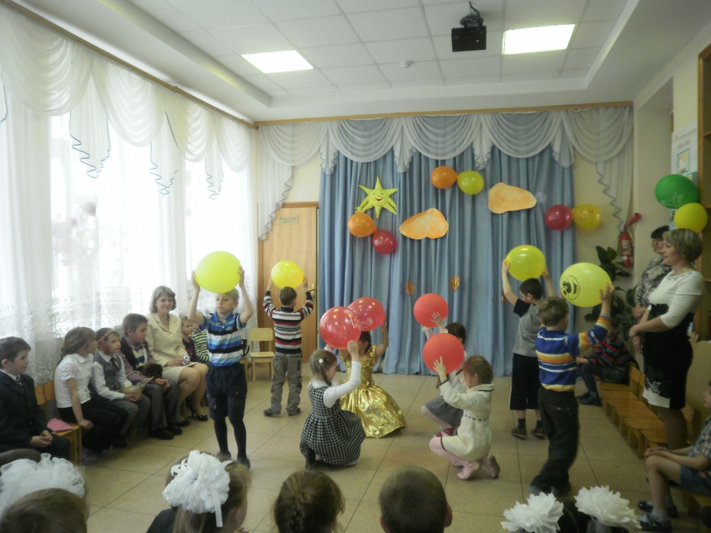 Танец Детство в  исполнении  воспитанников детского  сада